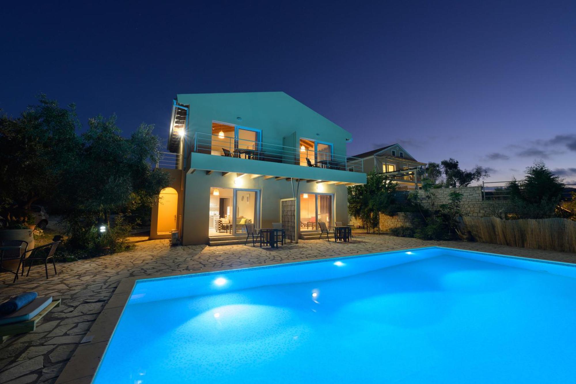 Pangolas Paxos * Longós