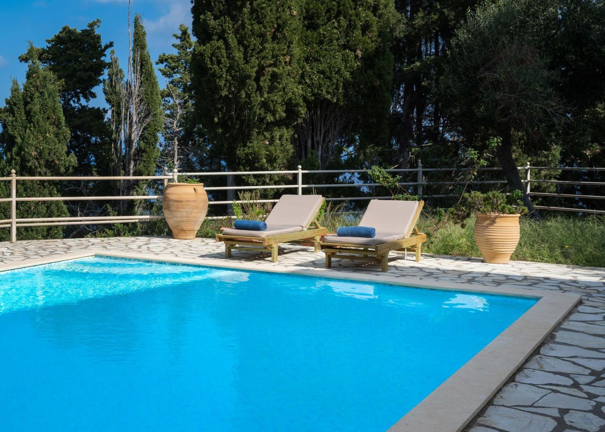 Pangolas Paxos Appartement Longós